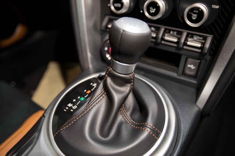 Детали интерьера Subaru BRZ Tim Schrick Edition (ZC6) 2019 года  (фото 5 из 10)